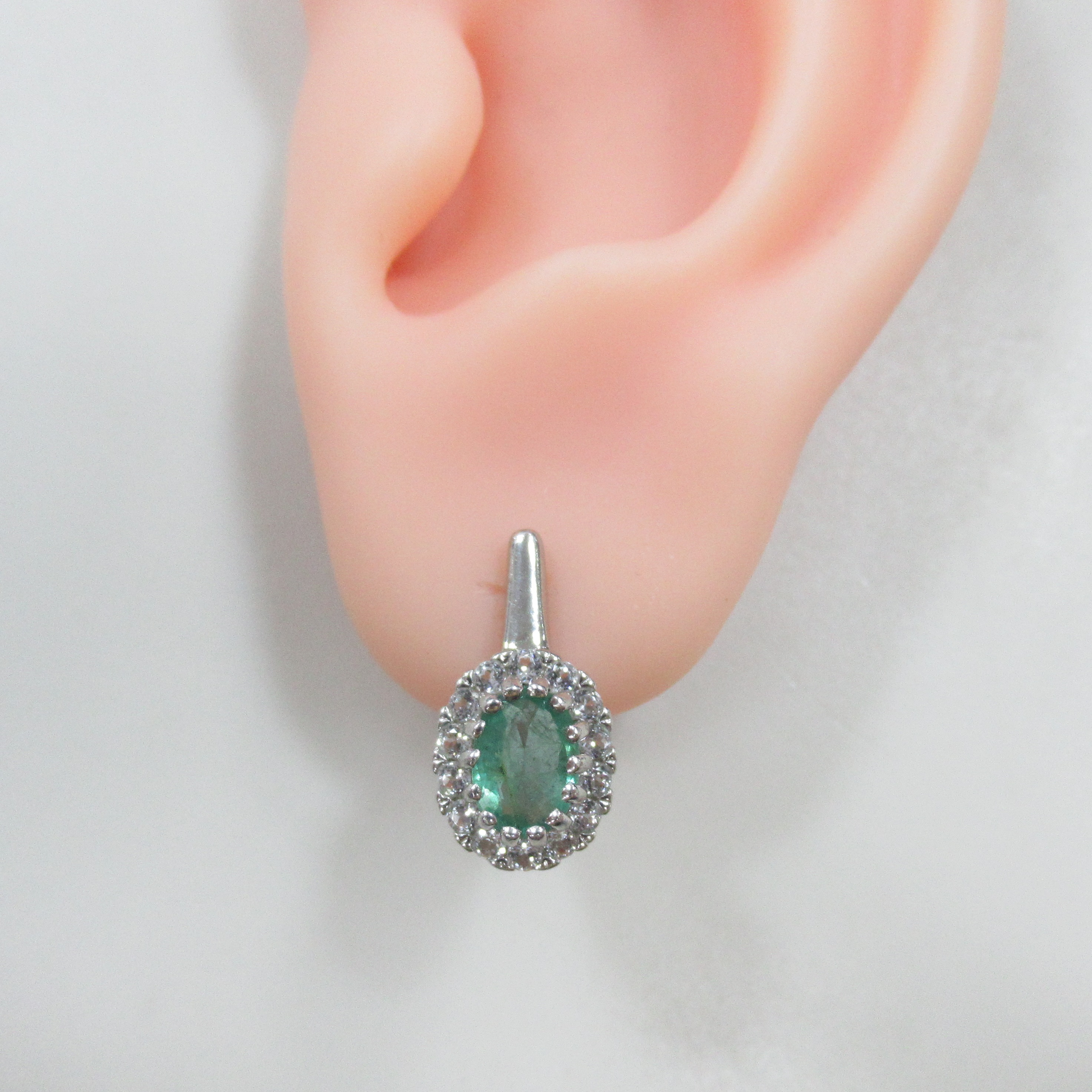 Серебряные серьги с изумрудами